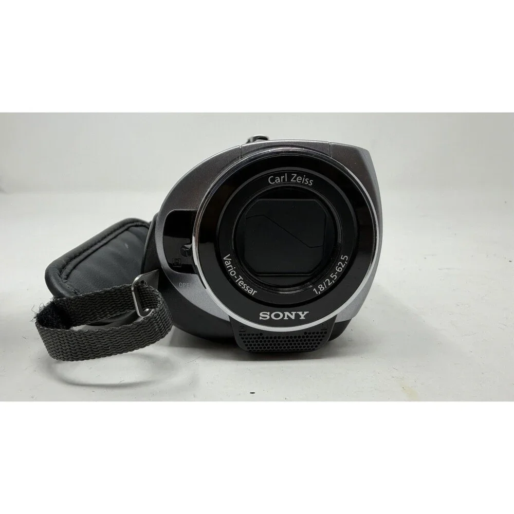 Sony DCR-SR62 Standard Definition Camcorder (Silver) 30GB HDD, Nightshot Mode